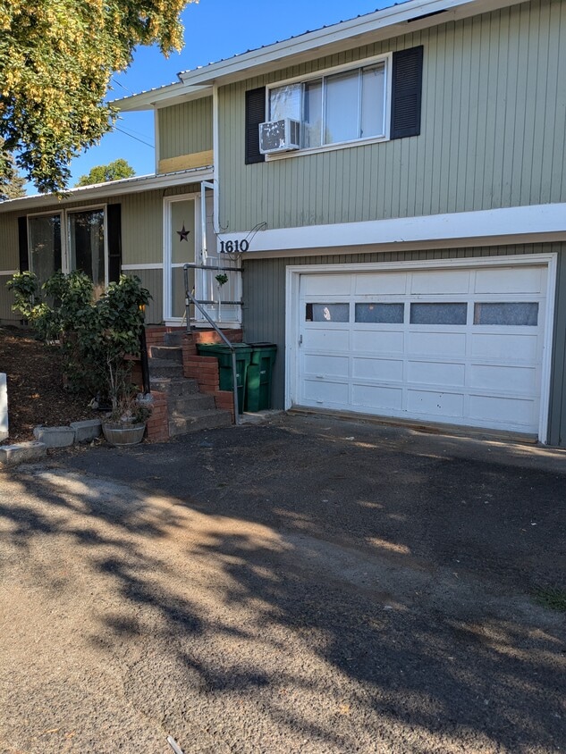 Foto principal - 1610 Lakeview Ave