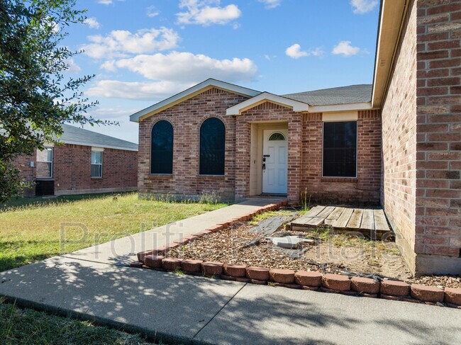 Building Photo - 3308 Catalina Dr
