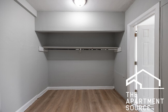 Building Photo - 1427 N Dearborn St