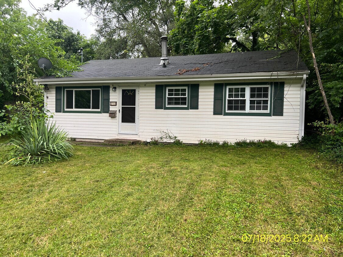 Primary Photo - 713 Indiana Ave