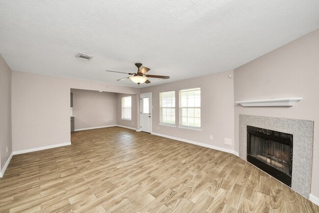 Foto del edificio - 3919 Vauxhall Dr S