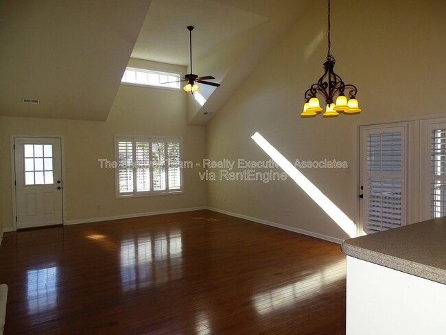 Building Photo - 308 Java Way
