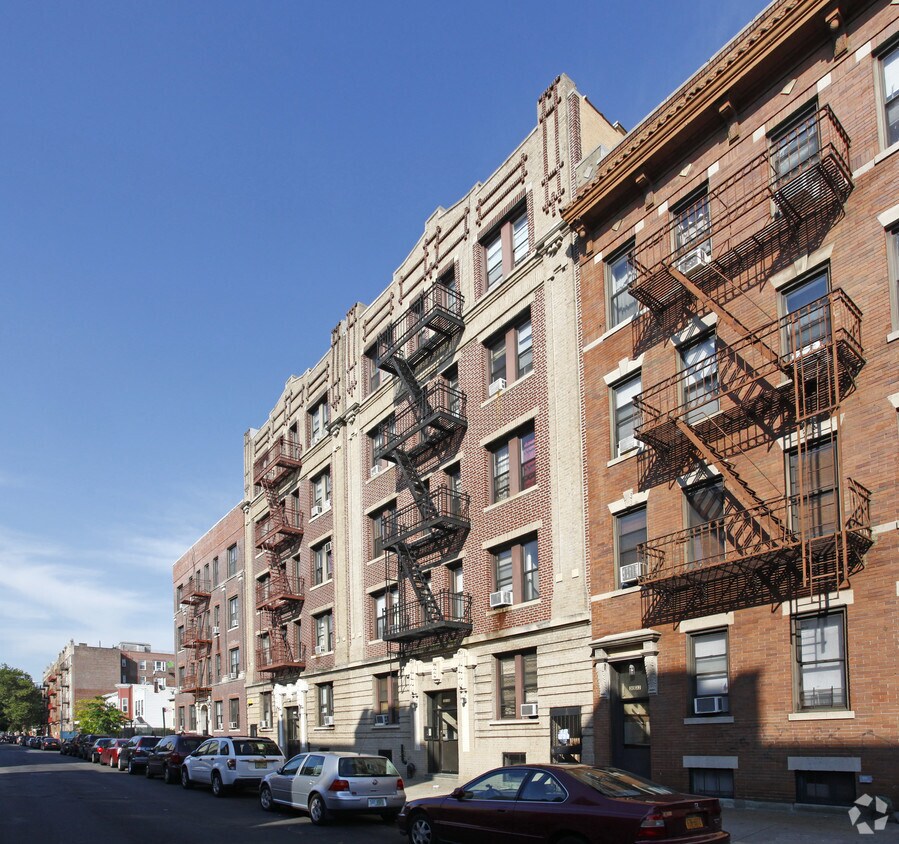 Primary Photo - 30-34 32nd St