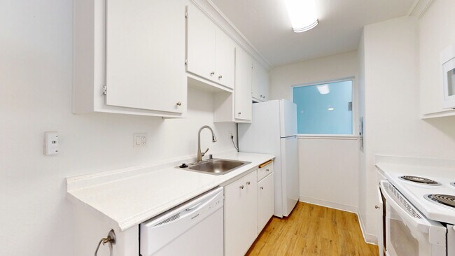 Foto del edificio - 475 Ignacio Blvd