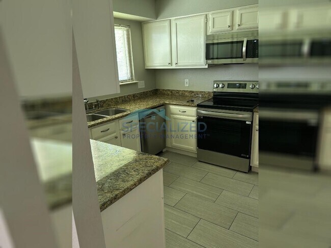 Foto del edificio - 2810 Pinewood Dr