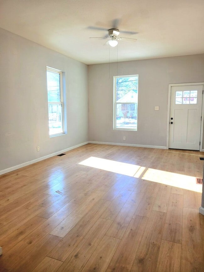 Photo - Renovated and Ready to Rent...340 N Aurora Collinsville House