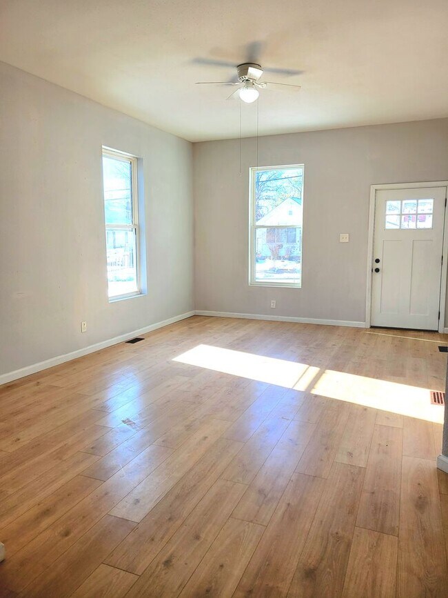 Foto del edificio - Renovated and Ready to Rent...340 N Aurora Collinsville