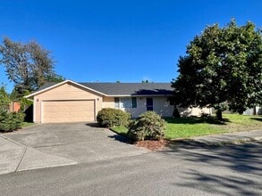 Building Photo - 2422 Leach Ct SE