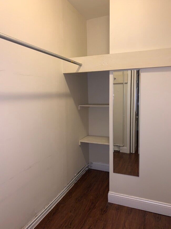 Building Photo - 124 South 19th Street, Unit 26-2R