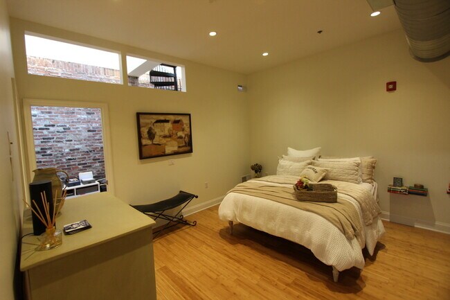 Dormitorio - 139 7th St