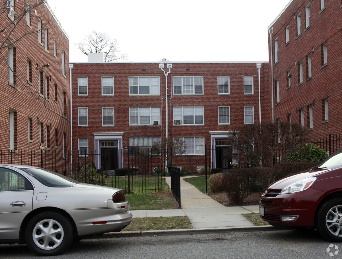 Building Photo - 5055 1st St NW