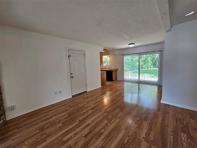 Foto del edificio - 10377 Country Club Dr