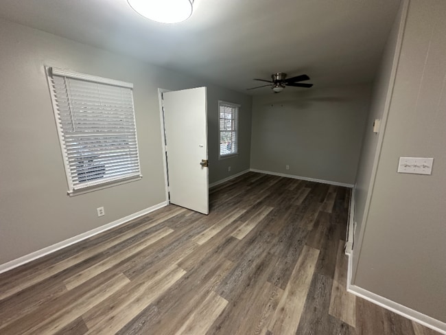 Foto del edificio - 123 S Sam Davis Ave