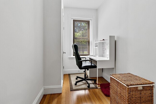 Foto del edificio - 1805 Beacon St