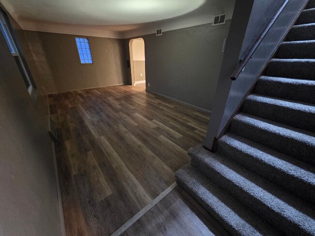 Foto del edificio - 20500 Priday Ave