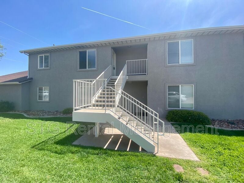 758 N 2720 E Unit 4, St. UT 84790 Condo for Rent in St