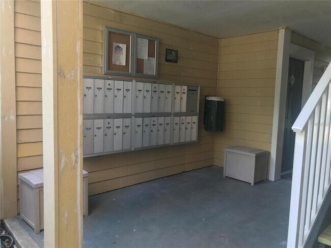 Building Photo - 10110 Winsford Oak Blvd