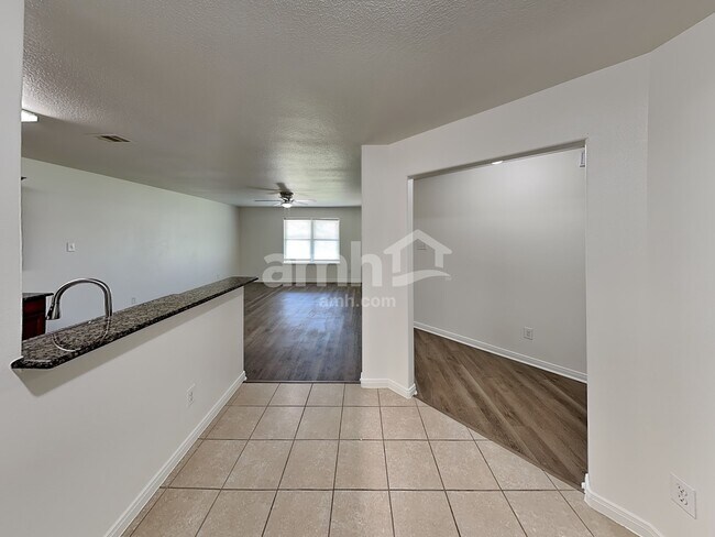 Foto del edificio - 9422 Ivory Trail Ln