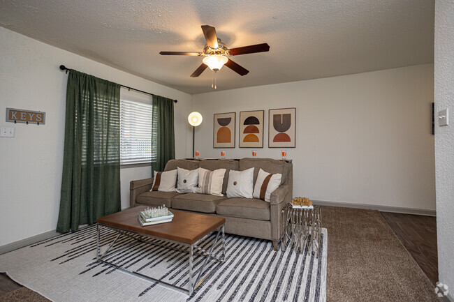 2BR, 2BA - 856SF - Retreat at Brightside