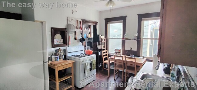 Photo - 122 Columbia St Apartment