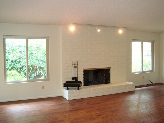 Building Photo - 3 br, 2.5 bath House - 3396 Long Valley Road