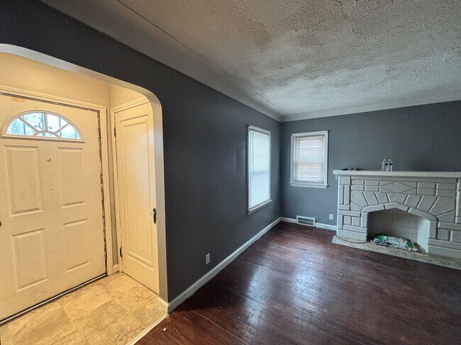 Foto del edificio - 15596 Eastwood St