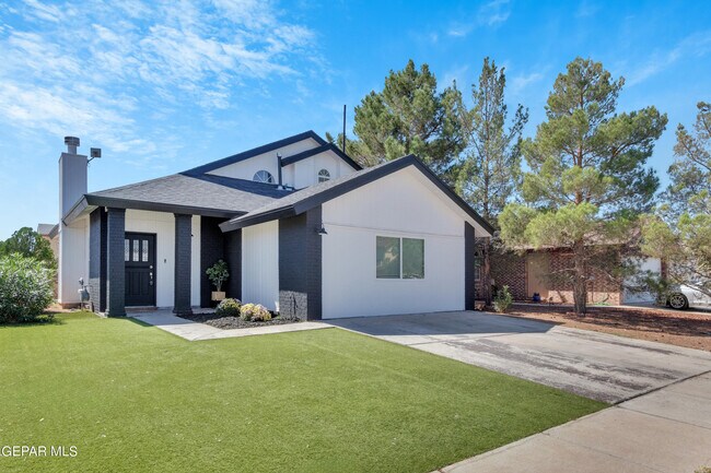 Building Photo - 12122 Tower Hill Dr