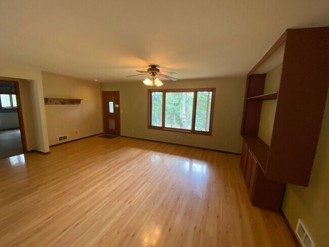 Foto del edificio - Wonderful Unfurnished 3 Bed 3 Bath Home ou...