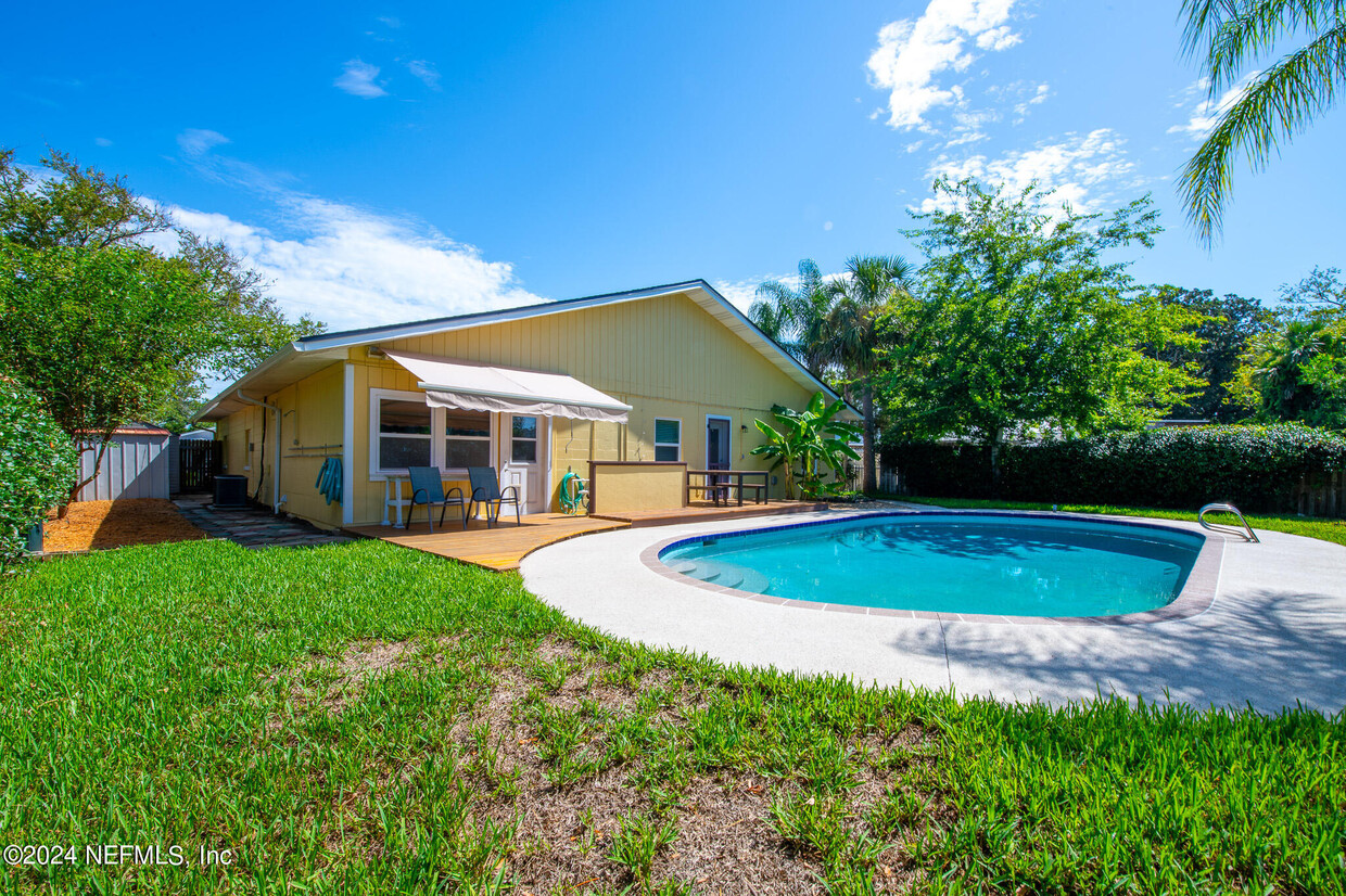 Foto principal - 736 6th Ave N