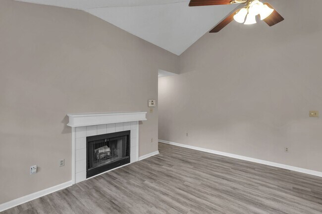 Foto del edificio - 5009 Sharon Rd