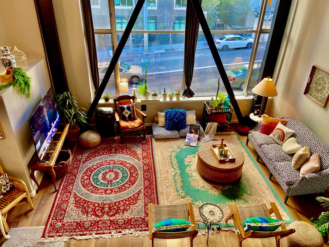 Bohemian Style Loft Living - 18 Lansing St