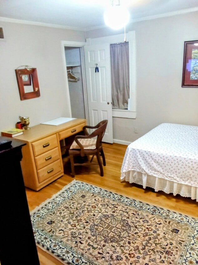 Building Photo - 219 Harmony St