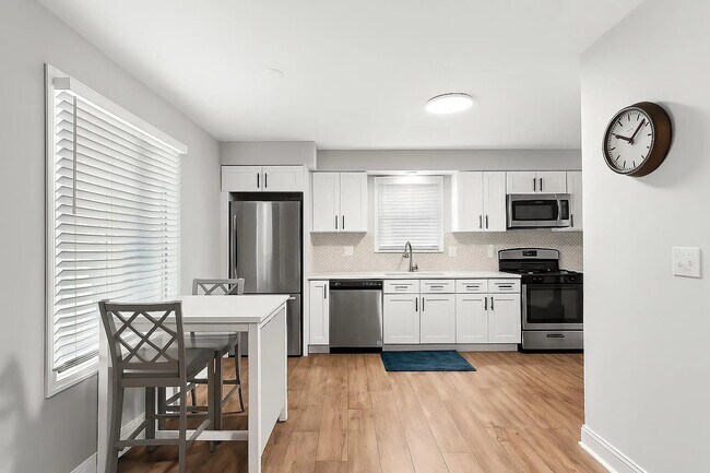 Foto del edificio - 1039 Ridge Rd