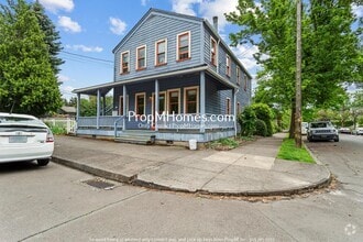 Building Photo - 1102 SE Umatilla St