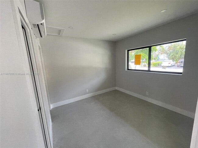 Foto del edificio - 1050 NE 9th Ave