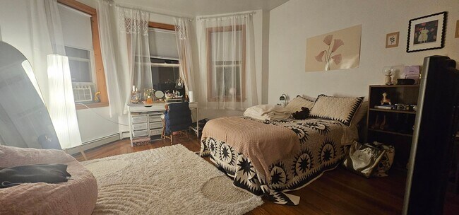 Photo - Elegant 5bed/2 Bath Perfect For Boston Uni... Apartment