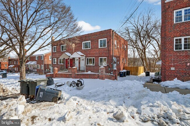 Foto del edificio - 146 Joliet St