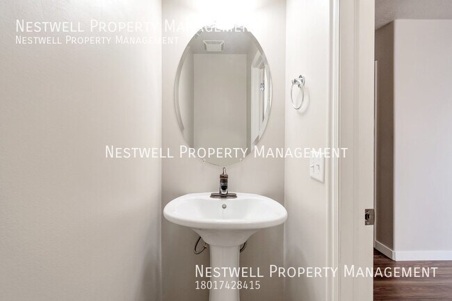 Building Photo - Beautiful 4-bed Townhome in Murray