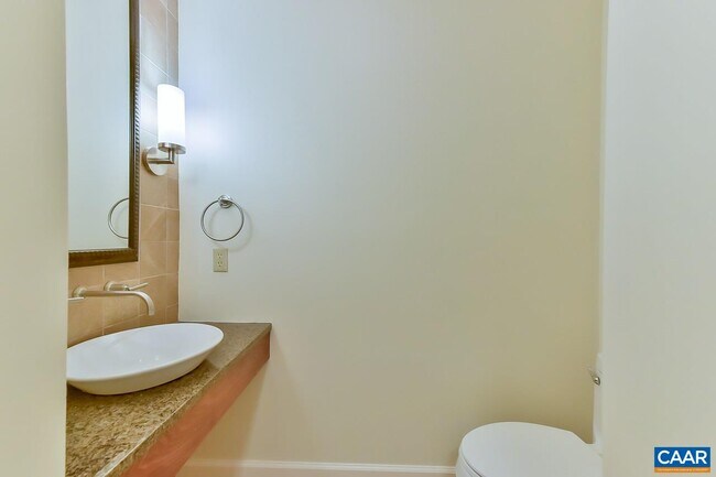 Foto del edificio - 1012 Wildmere Pl