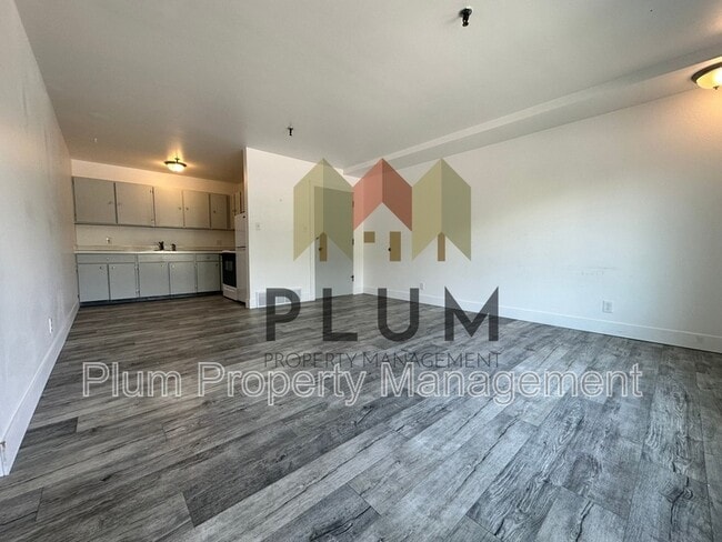 Building Photo - 1547 S Higgins Ave