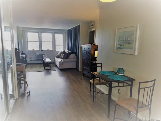 Foto del edificio - 444 Bedford St