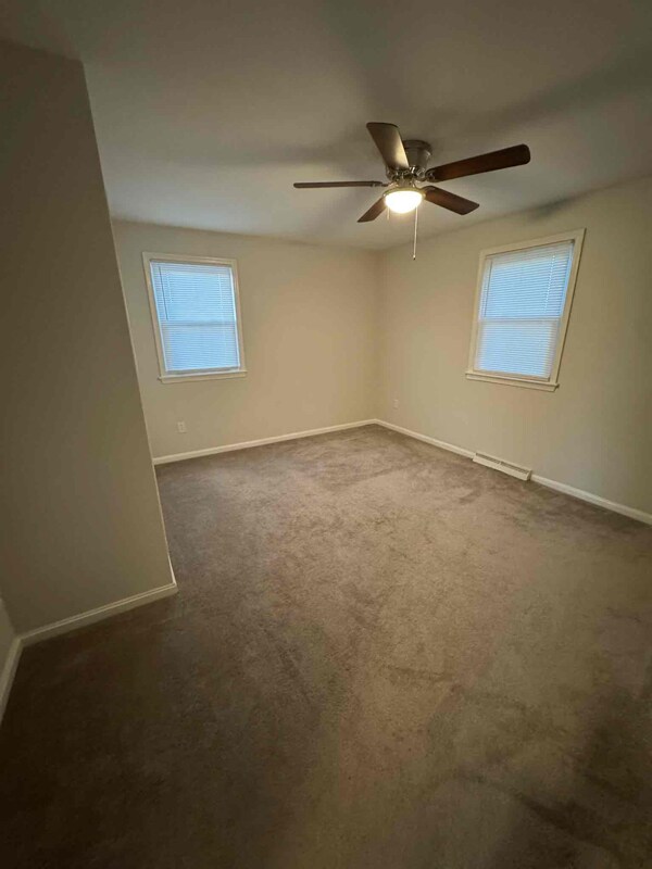 Building Photo - 12702 Country Ln