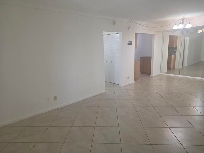 Foto del edificio - 959 SE 2nd Ave