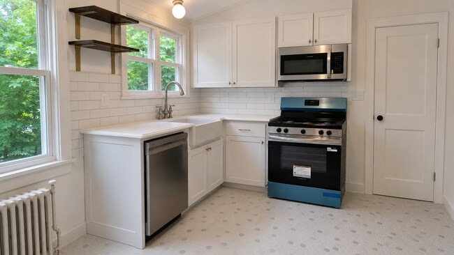Foto del edificio - 3813 N Frederick Ave