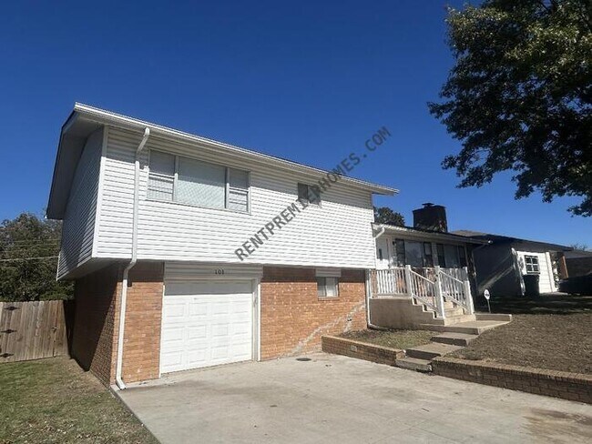 Building Photo - 101 W 31st St