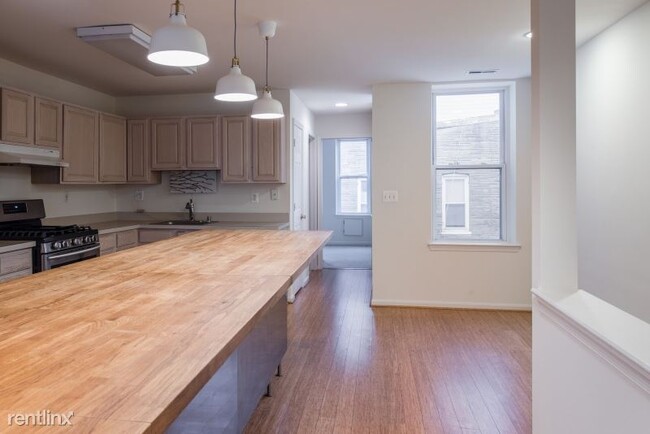 Building Photo - 1454 Fairmont St NW