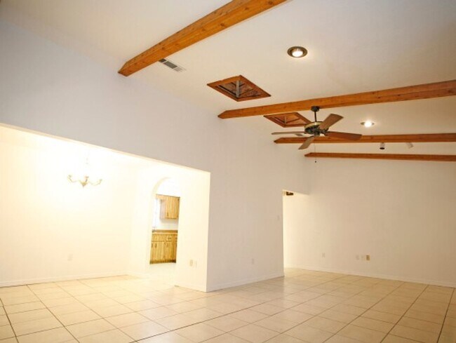 Foto del edificio - Charming 3-bedroom, 2-bathroom home located in the desirable Heatherwood community.