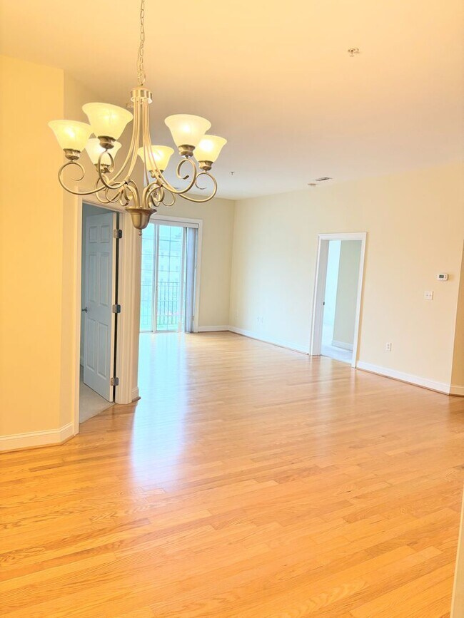 2 bedroom/ 2 bathroom- Bennington on the Park - 2 bedroom/ 2 bathroom- Bennington on the Park Apartment