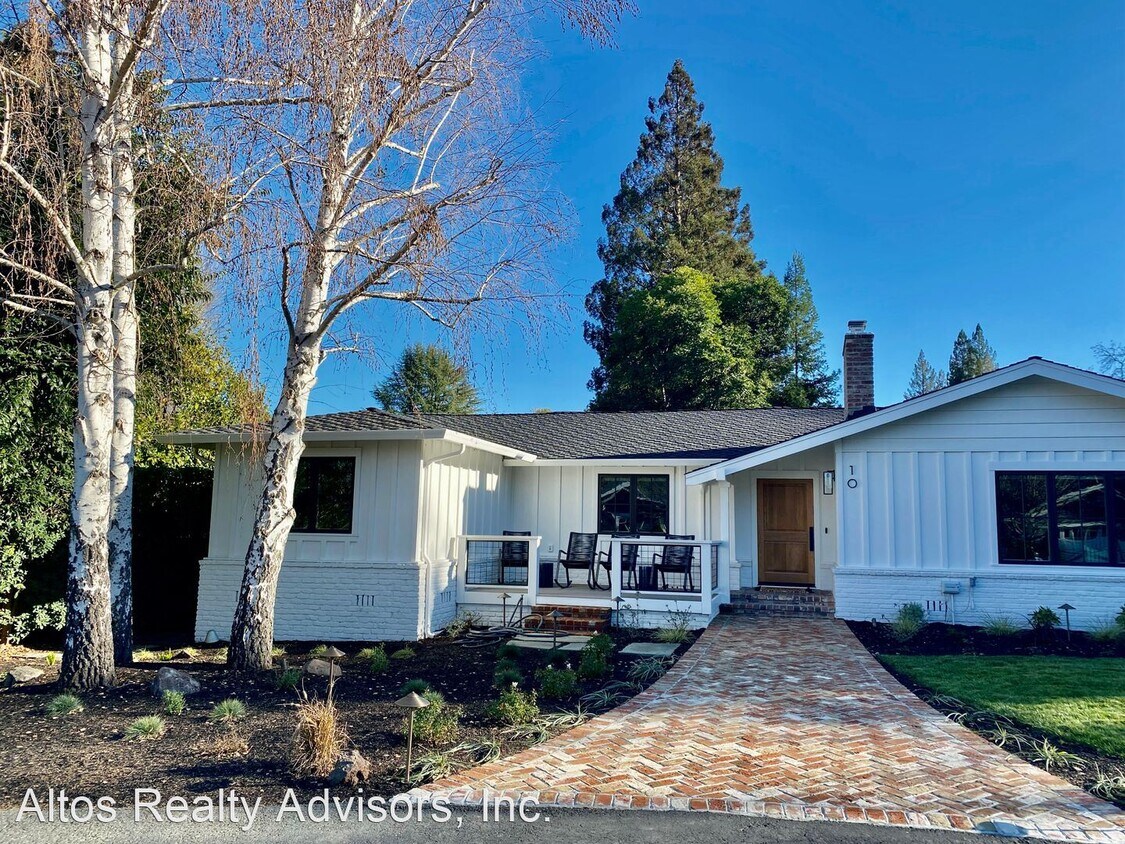 Primary Photo - 4 br, 3.5 bath House - 10 Los Alamos Court