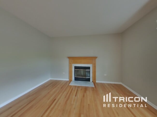 Building Photo - 1318 Deerpath Cir